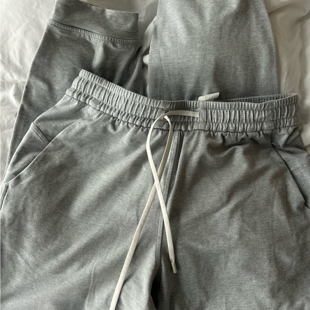 lululemon 7/8 soft joggers size 6
